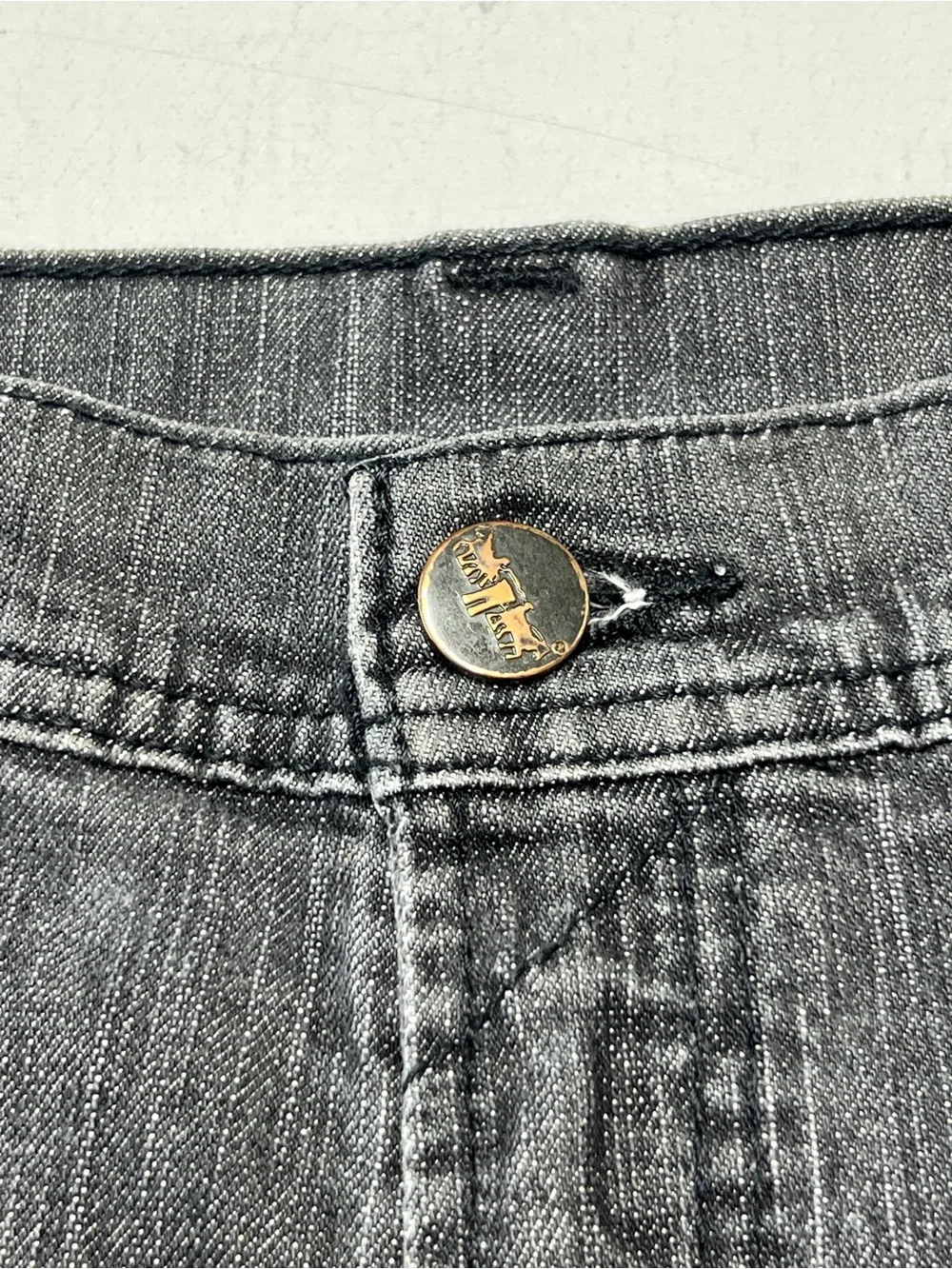 Levi’s 511 Slim Gray Distressed Jeans Zipper Back Pockets 34x30
